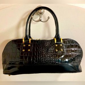 Vintage faux alligator purse from the 80’s.
